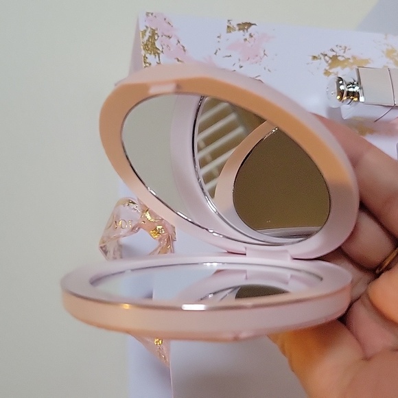 Dior Blush and Lip Set in Soft Pink With Mirror - Picture 10 of 12